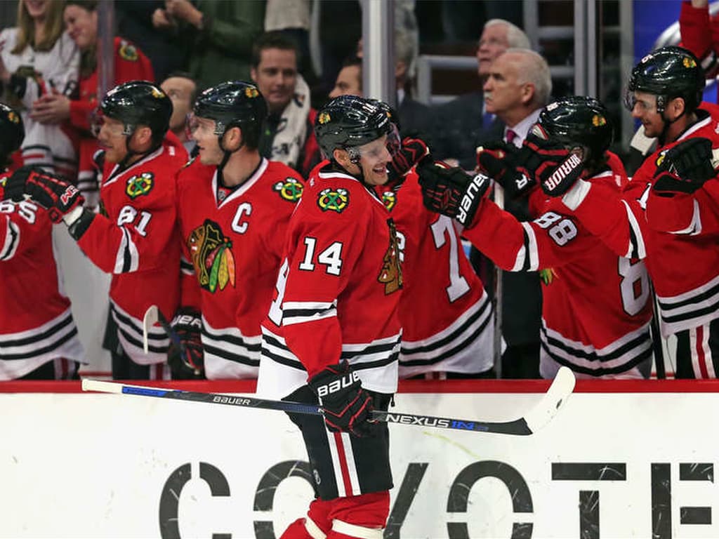 Richard Panik Snipes A Silky Smooth Goal To Put Blackhawks Up 2-1