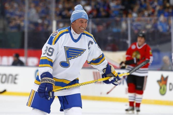 Wayne Gretzky Endorses Toews And Kane For Highest Honor