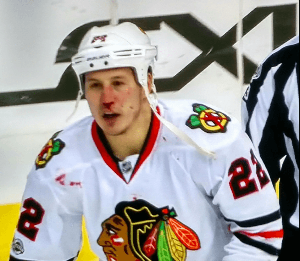 Jordin Tootoo KNOCKS OUT Antoine Roussel with one left hook