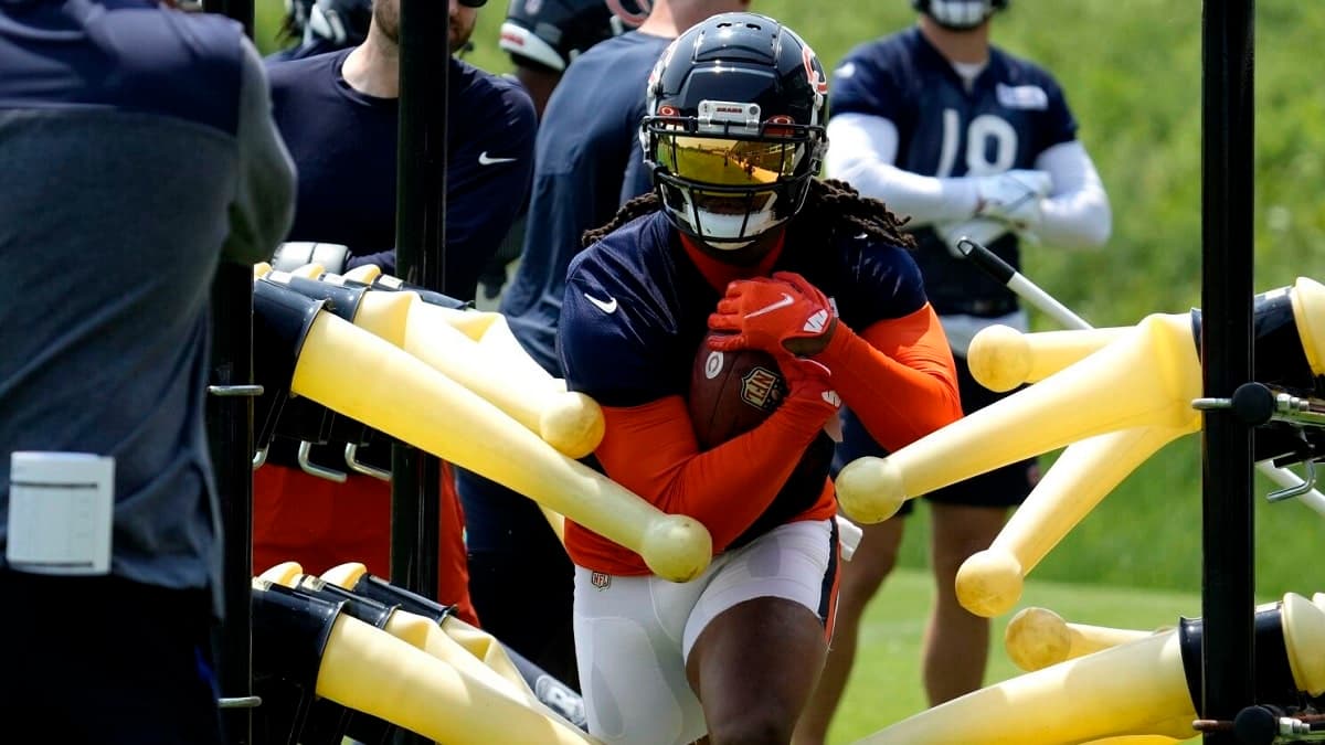 New Wrinkle Surfaces In Chicago Bears Running Back Competition