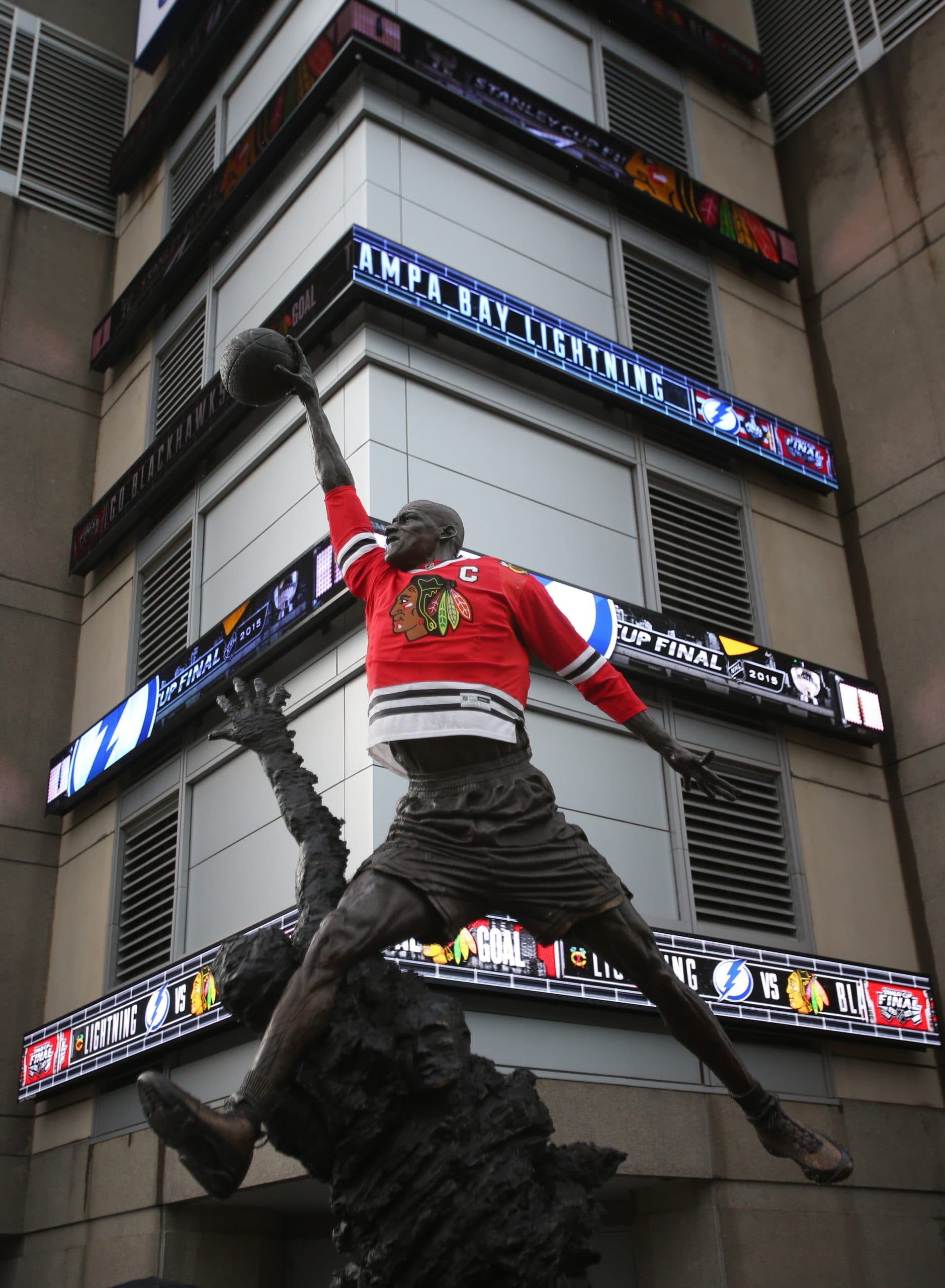 New Chicago Sports Network Launch Has "Dissapointed" Bulls, Blackhawks Fans Alike