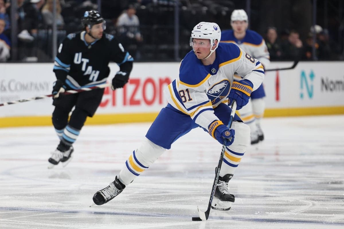 Chicago Blackhawks Bring Back An Old Friend Via Trade