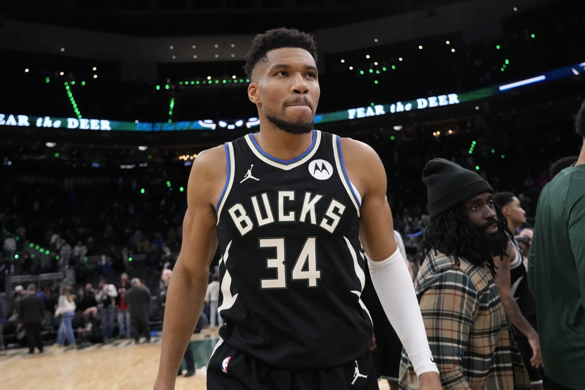 Chicago Surges As New Favorite To Land Giannis Antetokounmpo, Here's Their Updated Offer