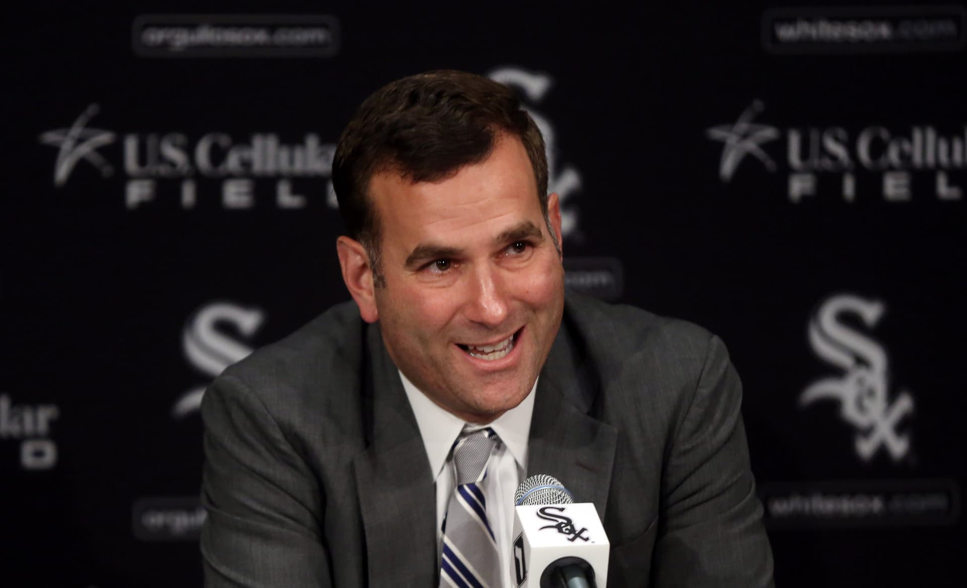 White Sox Avoid Arbitration With Two Key Players