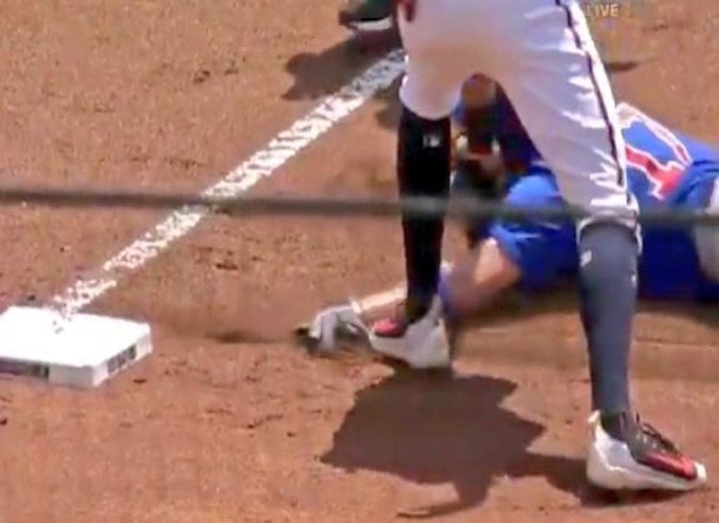 Kris Bryant Injury Update: Pinky Sprain