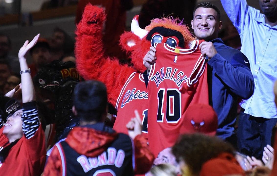 Trubisky In The United Center Repping Chicago, Maybe? Benny The Bull Takes it Personally