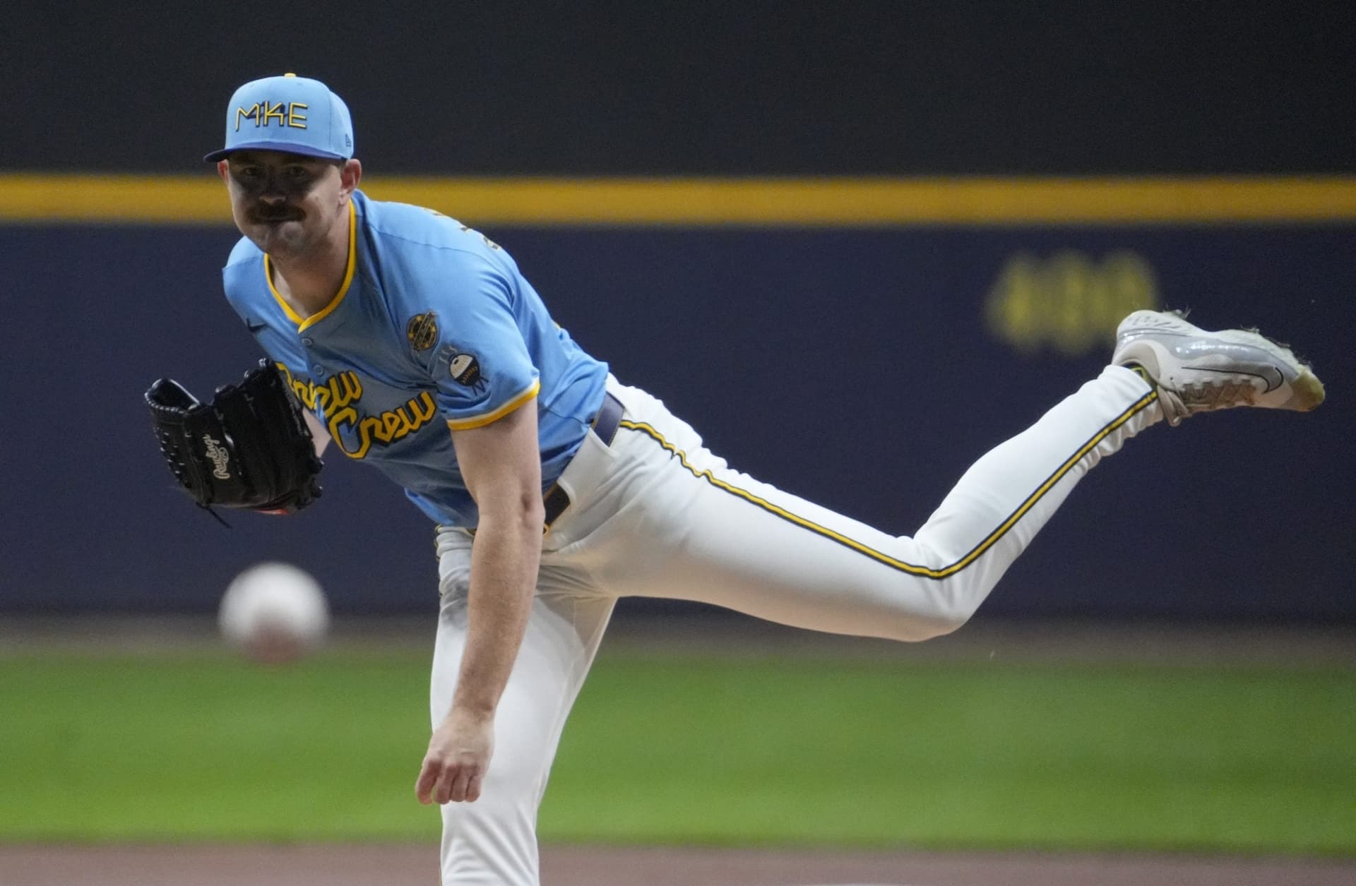 White Sox Sign Veteran Pitcher To MLB Contract