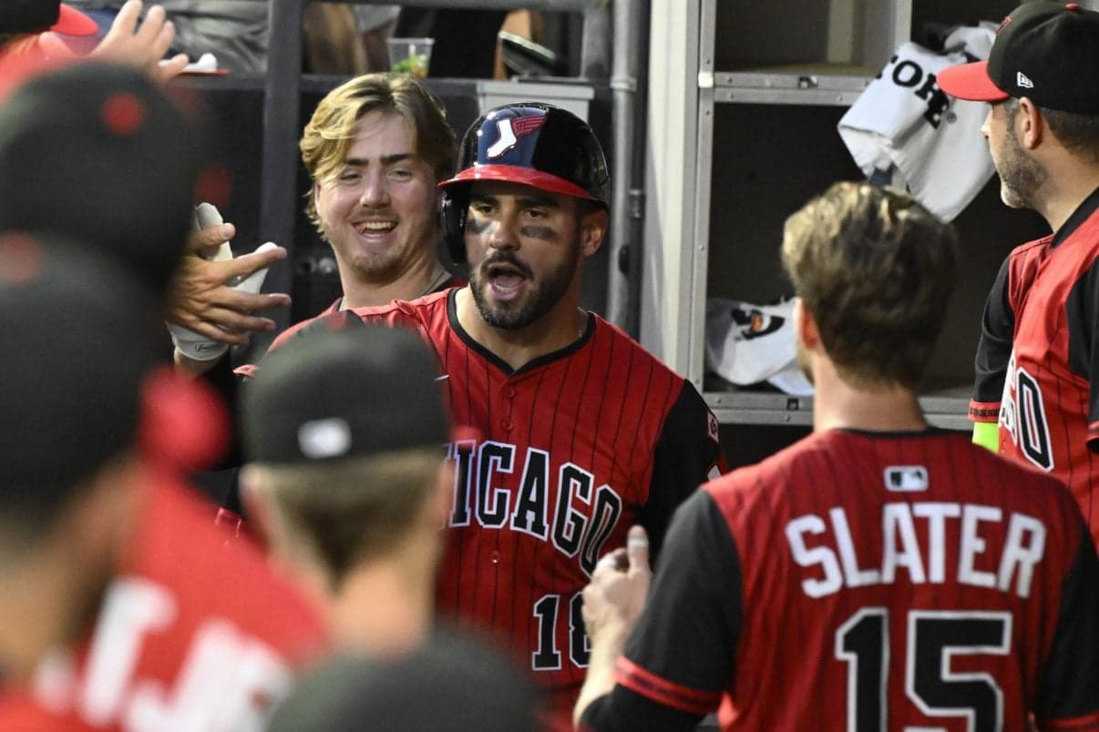 White Sox Hammer Imanaga, Flex Muscle in Crosstown Victory