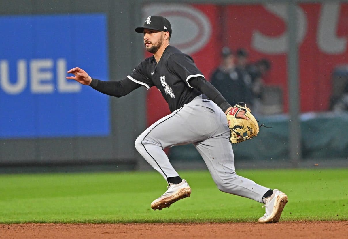 White Sox DFA Amaya Again To Make Room For Meidroth